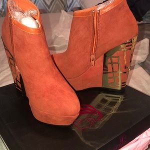 Beautifully Never Worn Wedge